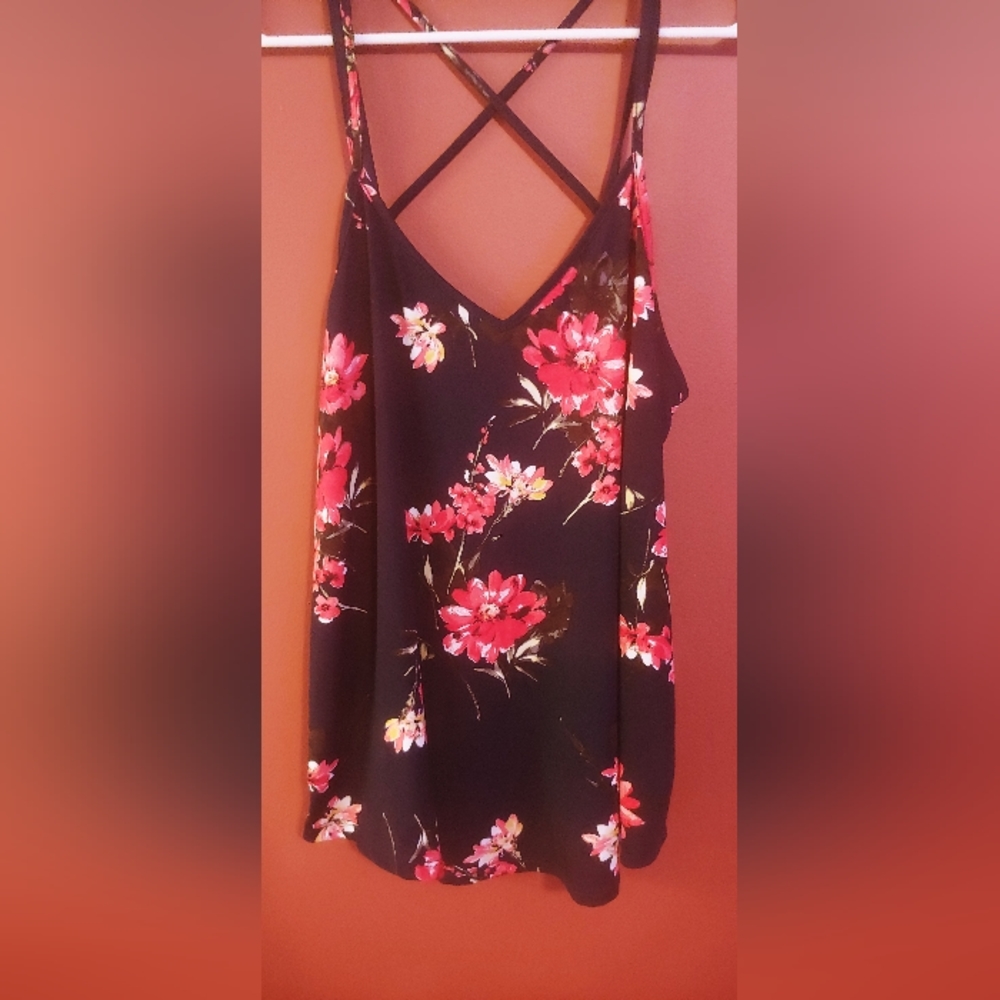 Paper moon Navy floral tank